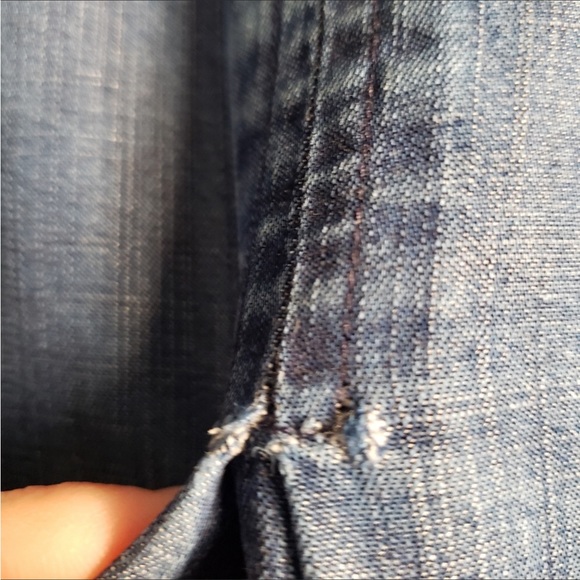 Foxcroft Nordstrom long sleeve button down boyfriend "denim" top Size 4 - Picture 8 of 13